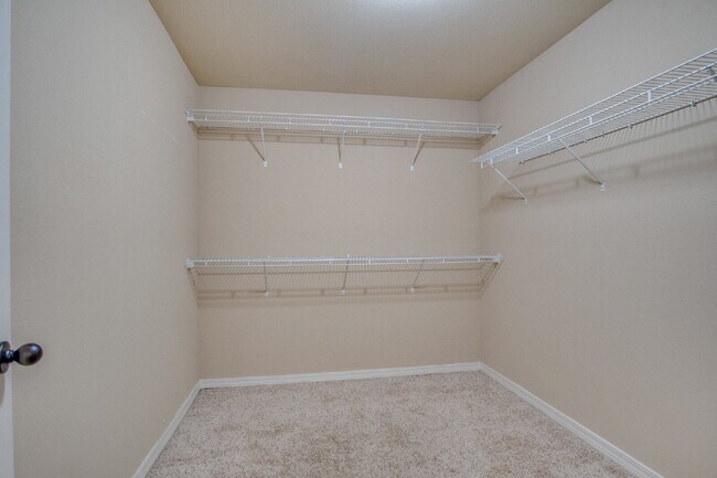 Building Photo - Twelve Oaks Plantation Home with Hardwood Floors, Fireplace & Fenced Backyard