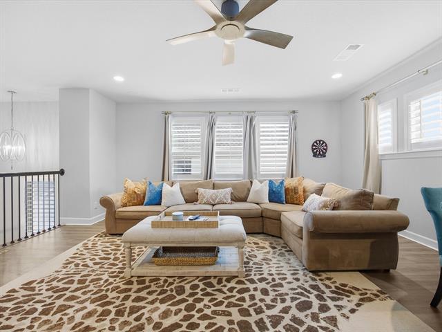 Building Photo - 2325 Offerande Dr