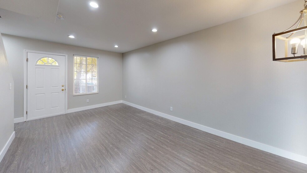 Building Photo - 475 N Redwood Rd