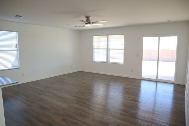 Building Photo - ~Pristine 2024 Luxury Home with Majestic Mountain Views~