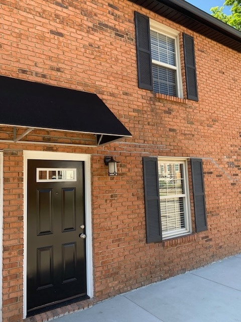 Building Photo - 720 N Dixie Ave