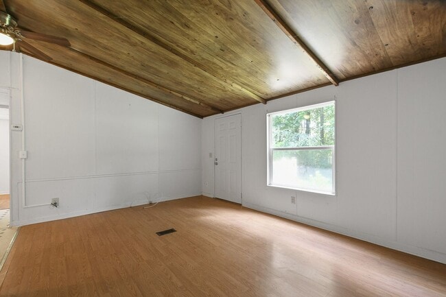 Building Photo - Temple GA - Paulding County - 3 bedrooms/2 baths $1350.00/month