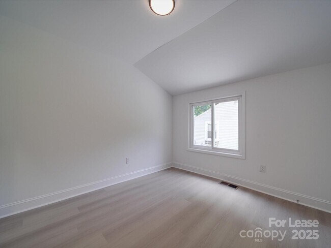 Building Photo - 1012 Wood St