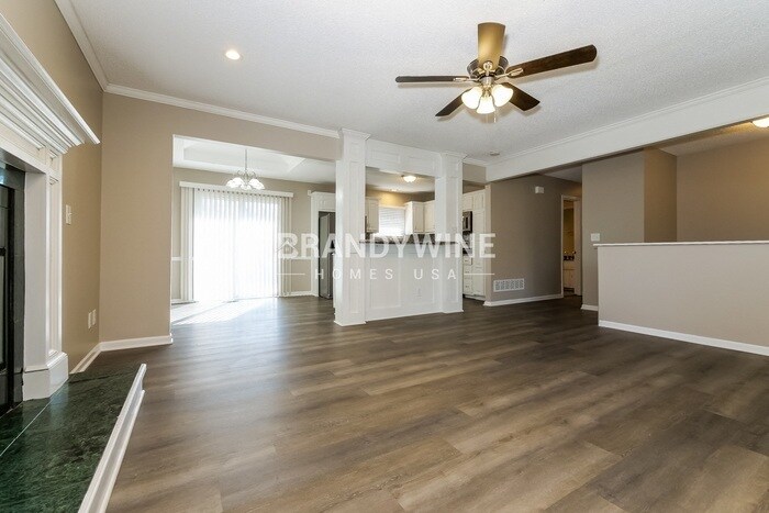 Building Photo - 6623 NW Sioux Dr