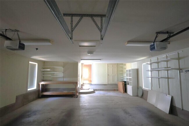 Building Photo - 4702 Shadow Ln