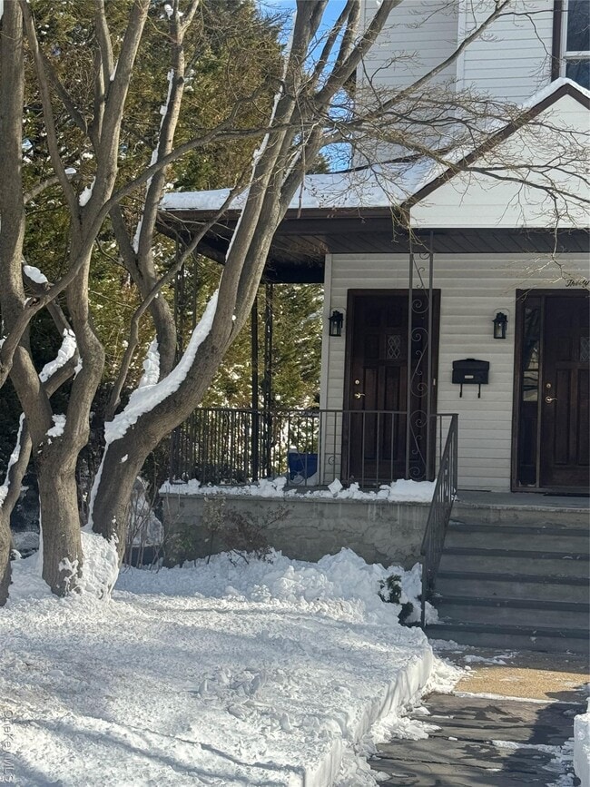 Building Photo - 38 Linden Pl