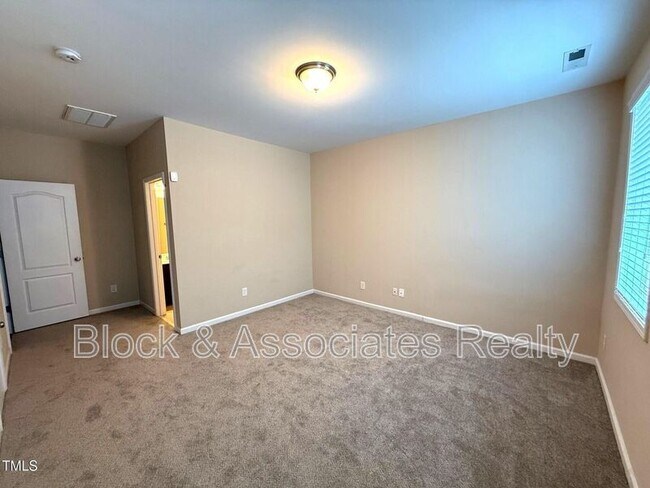 Building Photo - 545 Old Mill Village Dr