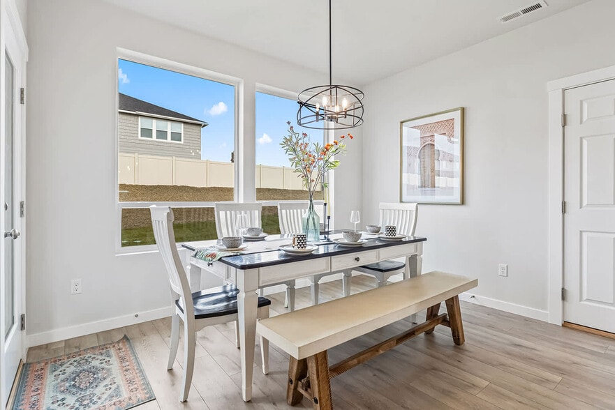 Building Photo - 1424 W Bass River Dr