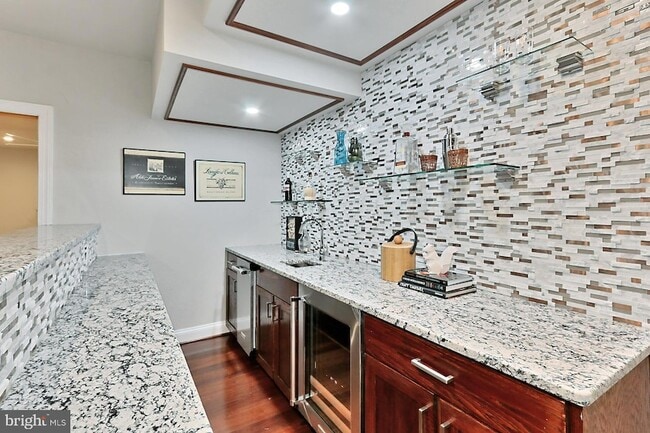 Building Photo - 6526 Dearborn Dr