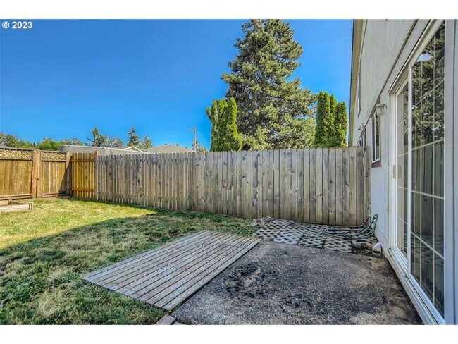 Building Photo - 3adlj01