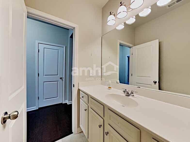 Building Photo - 3876 Woodoats Cir