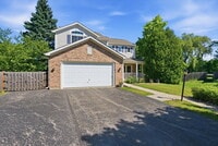 Building Photo - Stunning Mundelein Home on a Quiet Cul-de-Sac with Pond Views