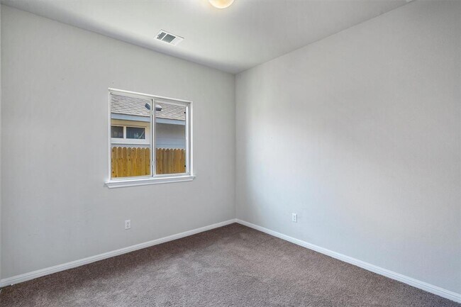 Building Photo - 217 Trailside Ln