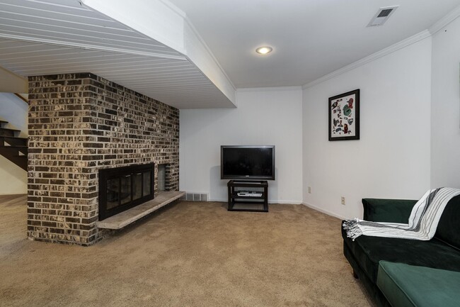 Building Photo - 6002 Hammersley Rd