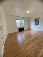 Building Photo - 2 George St