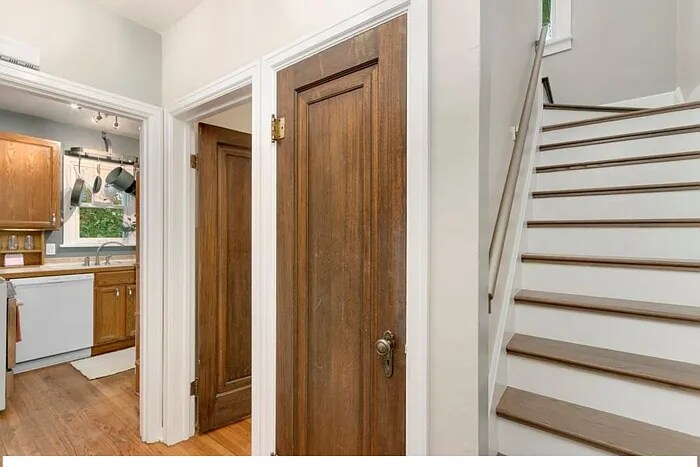 Building Photo - 917 W Magnolia St