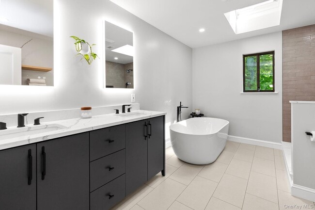 Building Photo - 27 Stone Cabin Rd