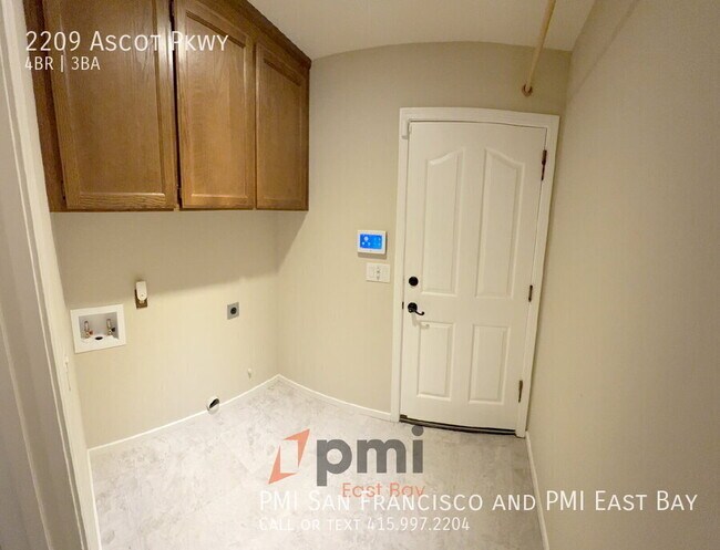 Building Photo - 2209 Ascot Pkwy
