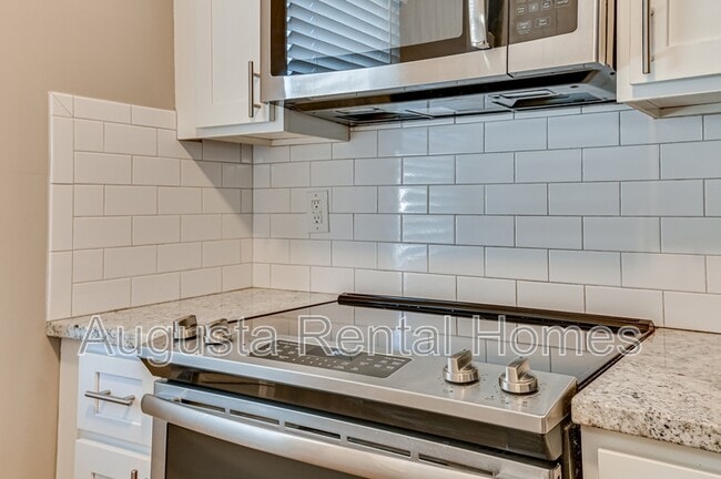 Building Photo - 1402 Johns Rd