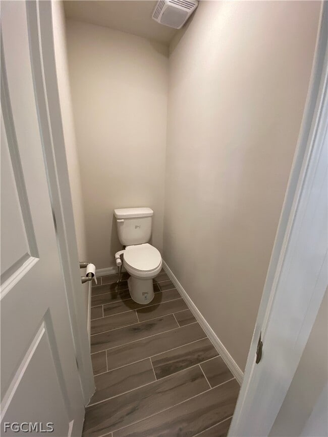 Building Photo - 2513 NW 14th Pl