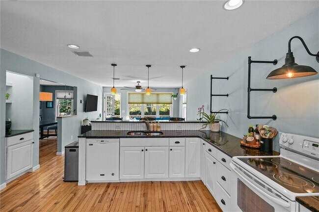 Building Photo - 31 Smith St