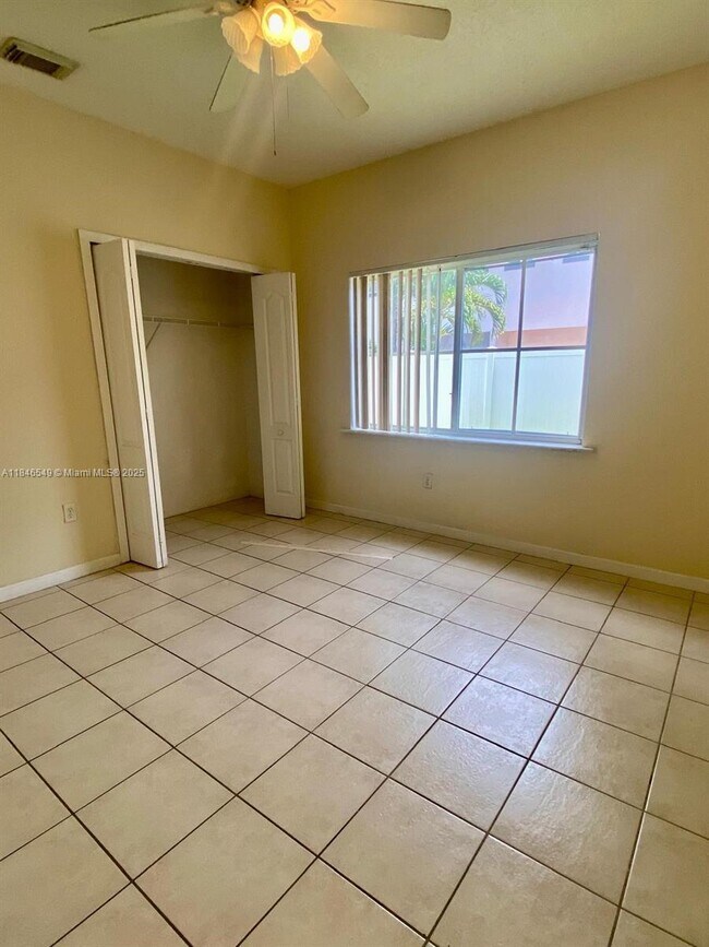Building Photo - 12854 SW 49th Ct