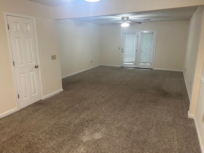 Building Photo - 1017 Smither Dr