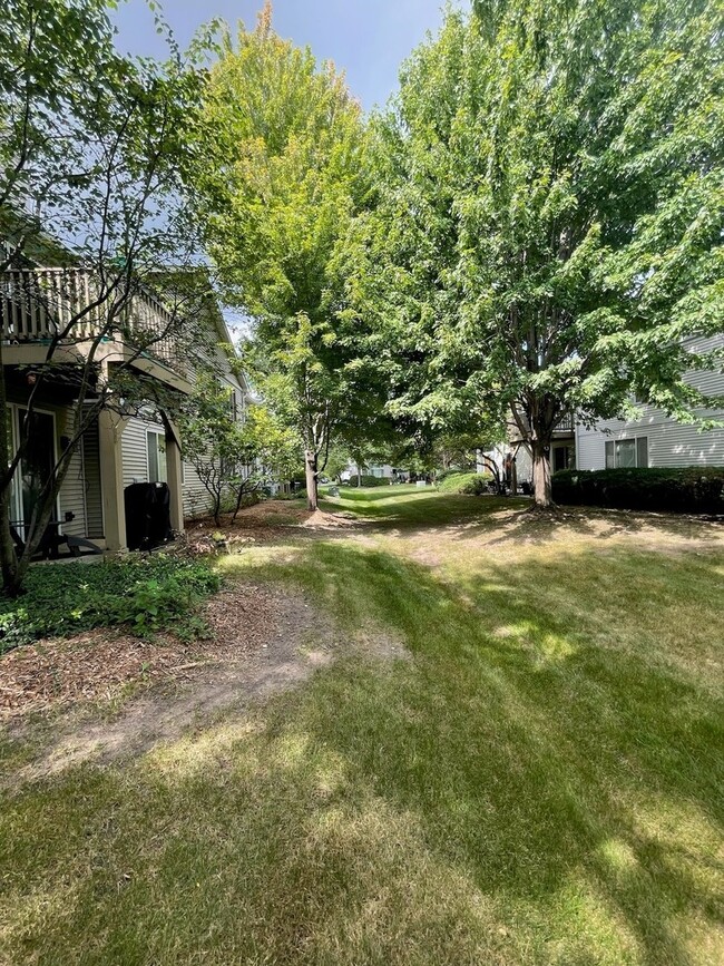 Building Photo - 3092 Kentshire Cir