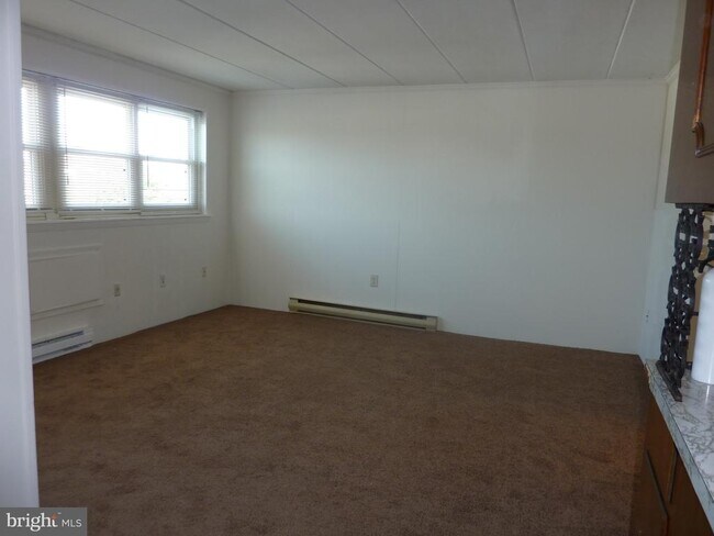 Building Photo - 319 Camden Ave