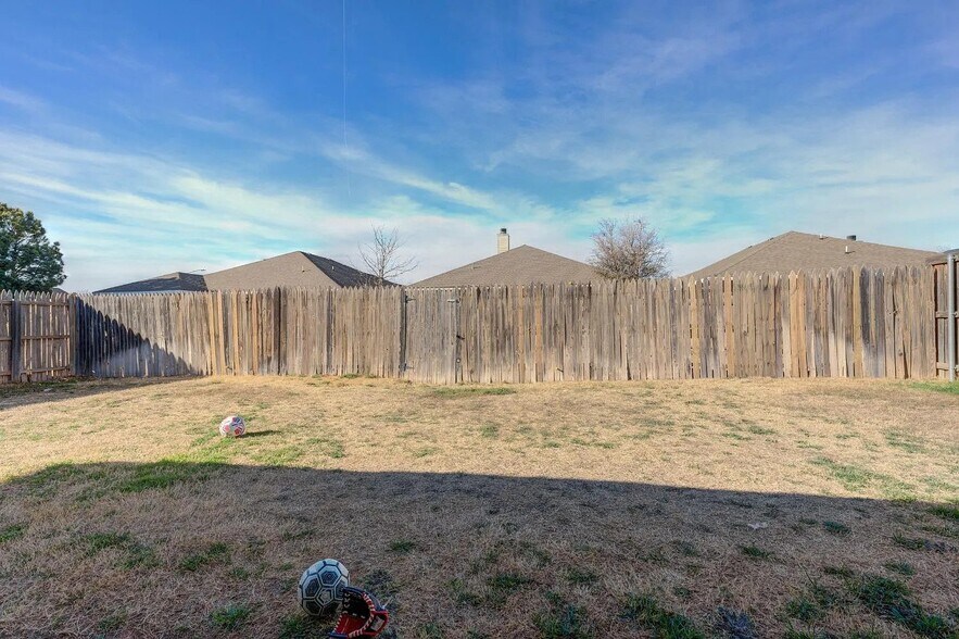 Building Photo - 6554 91st Pl