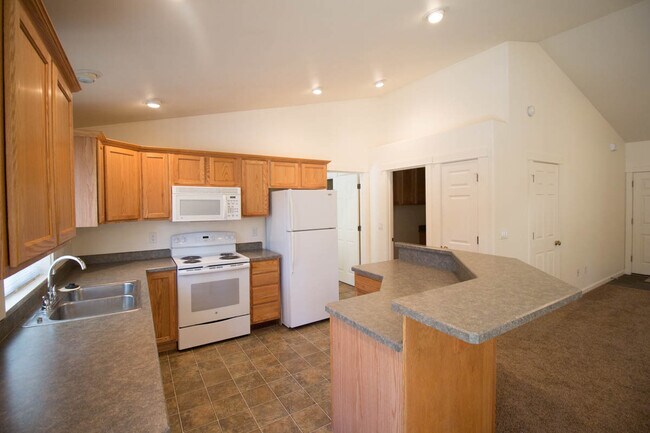 Building Photo - 54845 Tamarack Rd