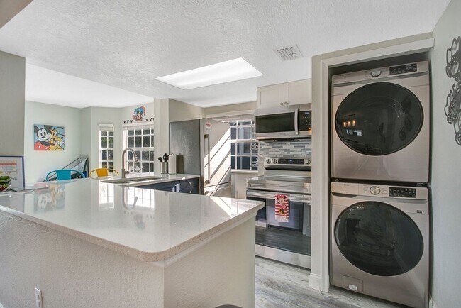 Building Photo - 141 Coco Plum Dr