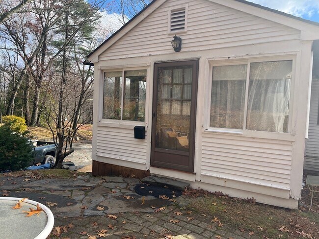 Building Photo - 93 Lantern Ln