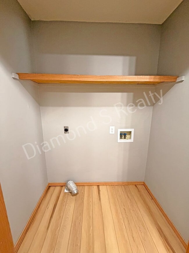 Building Photo - 1505 W Rainey St