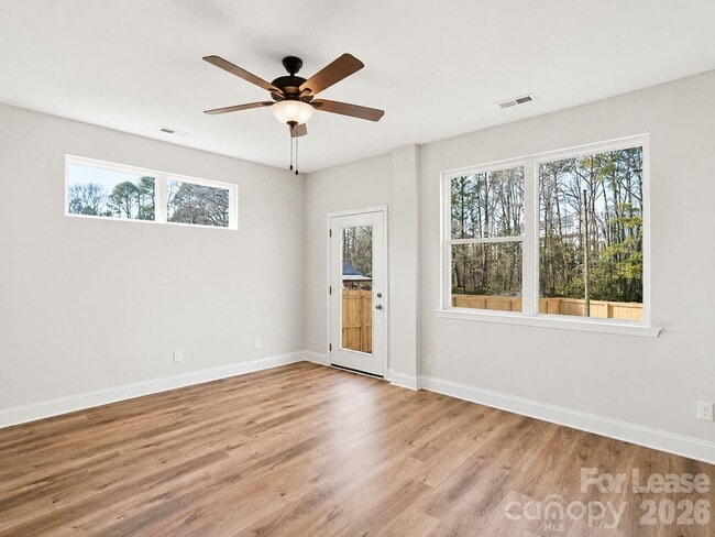 Building Photo - 339 Gray Dr