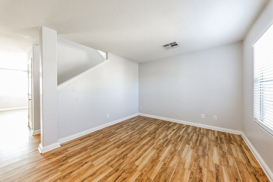 Building Photo - 16809 W Central St