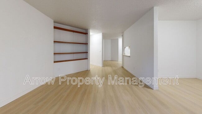 Building Photo - 205 E Arbor Ave