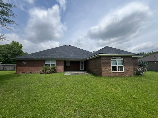 Building Photo - Home For Rent