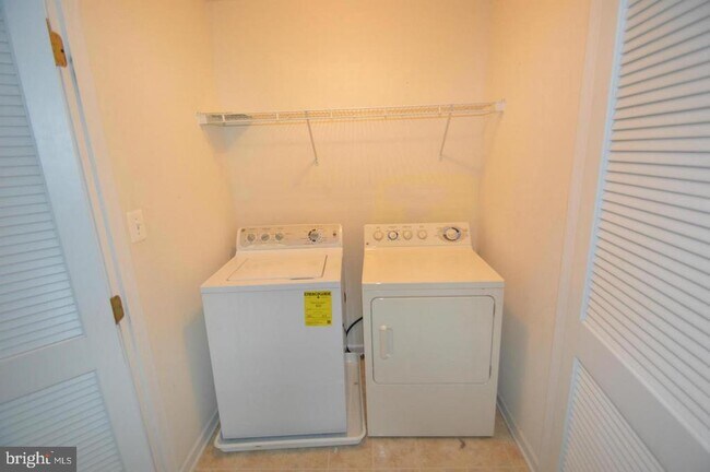 Building Photo - 42555 Pelican Dr