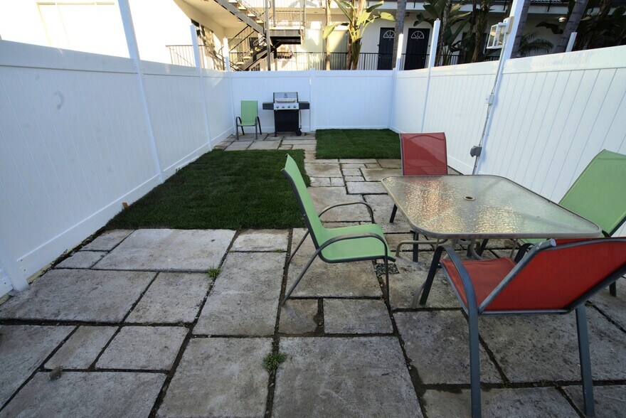 Private fenced backyard only for this unit's use - 1123 E Ocean Blvd