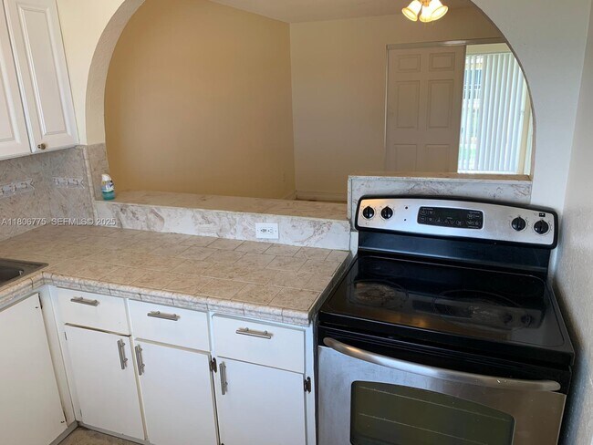 Building Photo - 505 NW 177th St