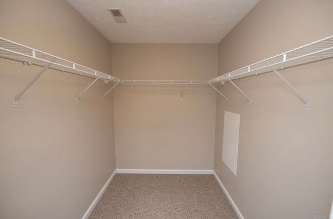 Building Photo - Carrington Estates...3 Bedroom 2 Bath