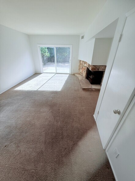 Living room - 3737 Portofino Way