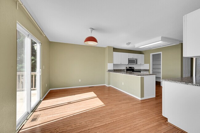 Building Photo - 3413 Larkspur Dr