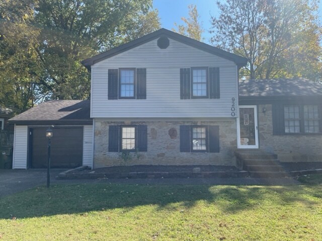 Primary Photo - 9200 Loch Lea Ln