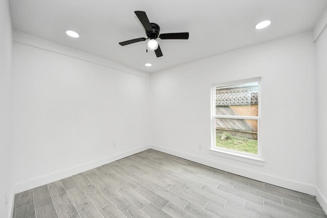 Building Photo - 7208 Helmers St