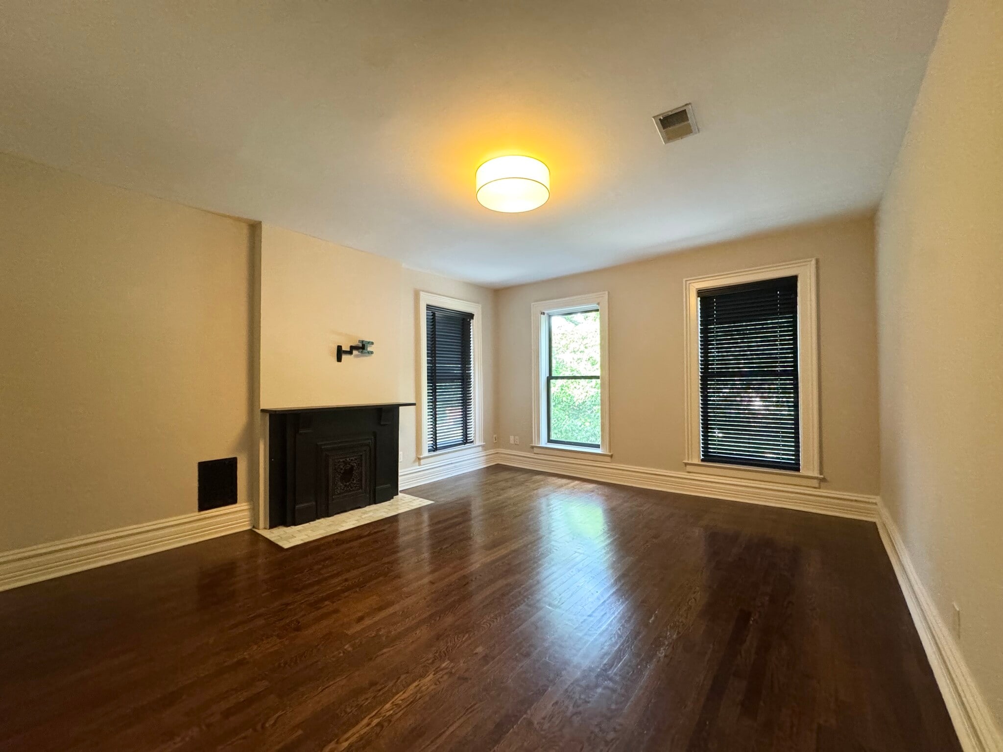 Building Photo - 3011 Grand Ave