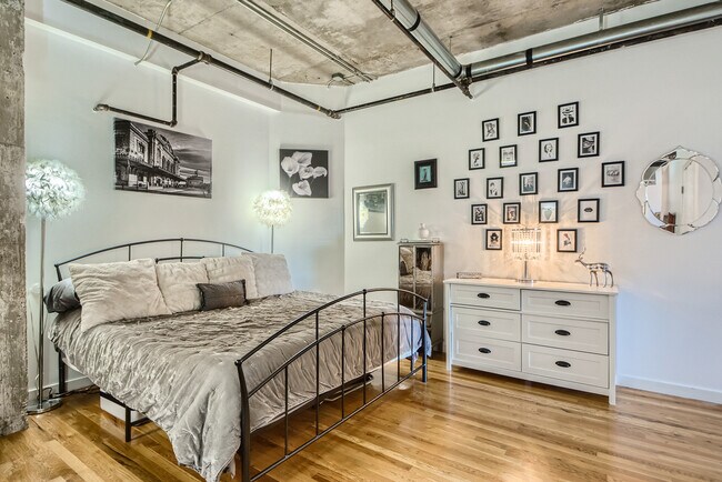 Building Photo - 2020 Arapahoe St