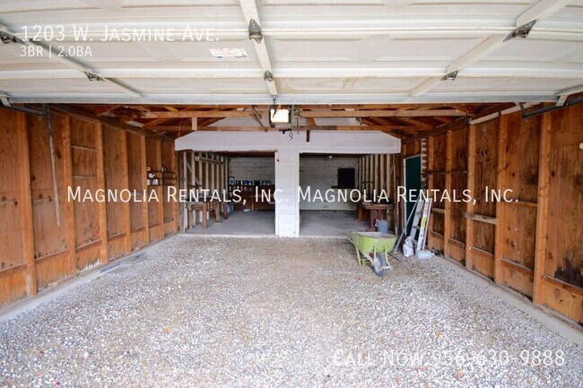 Building Photo - 1203 Jasmine Ave