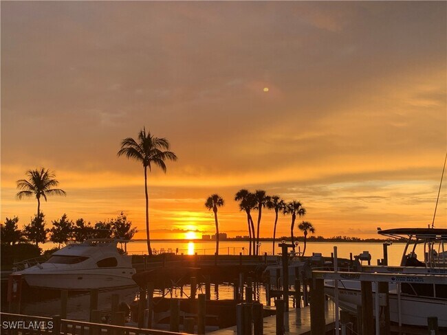 Building Photo - 14819 Laguna Dr